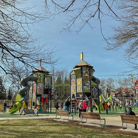 Juna - Nowoczesny Apartament W Centrum Z Widokiem Na Park Pruszków Εξωτερικό φωτογραφία