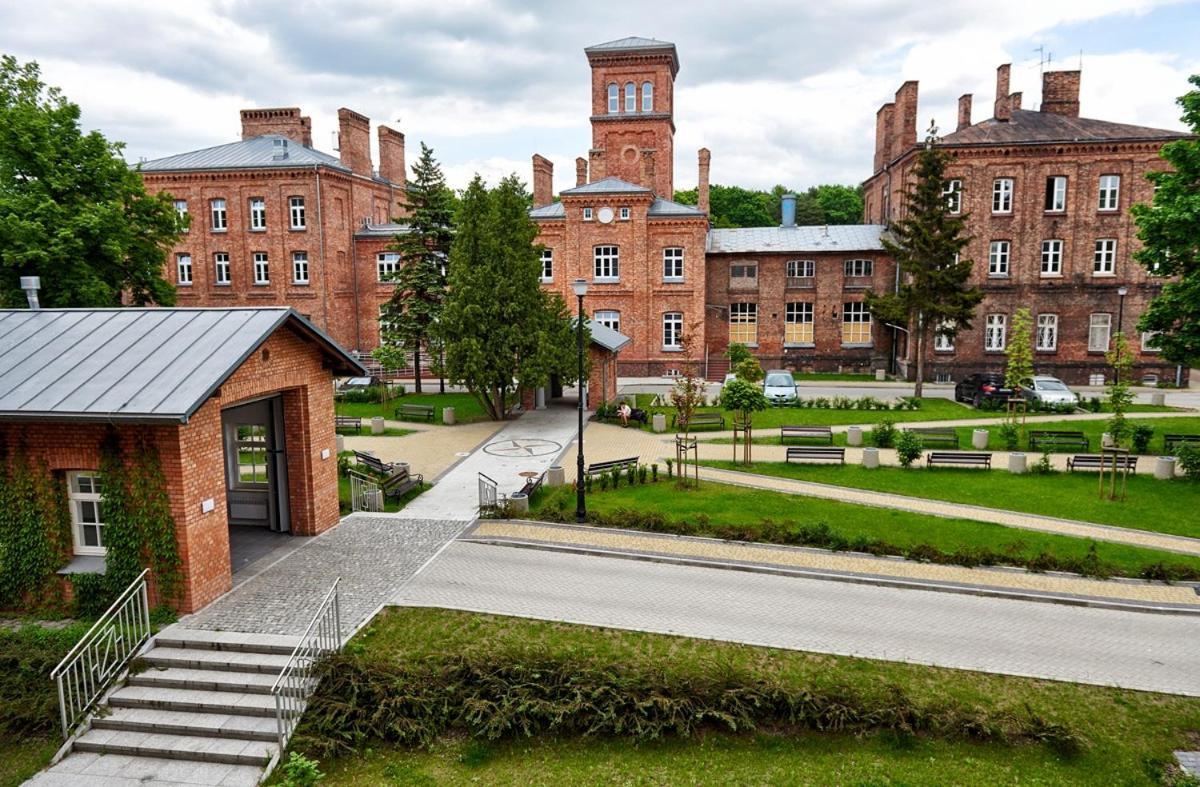 Juna - Nowoczesny Apartament W Centrum Z Widokiem Na Park Pruszków Εξωτερικό φωτογραφία