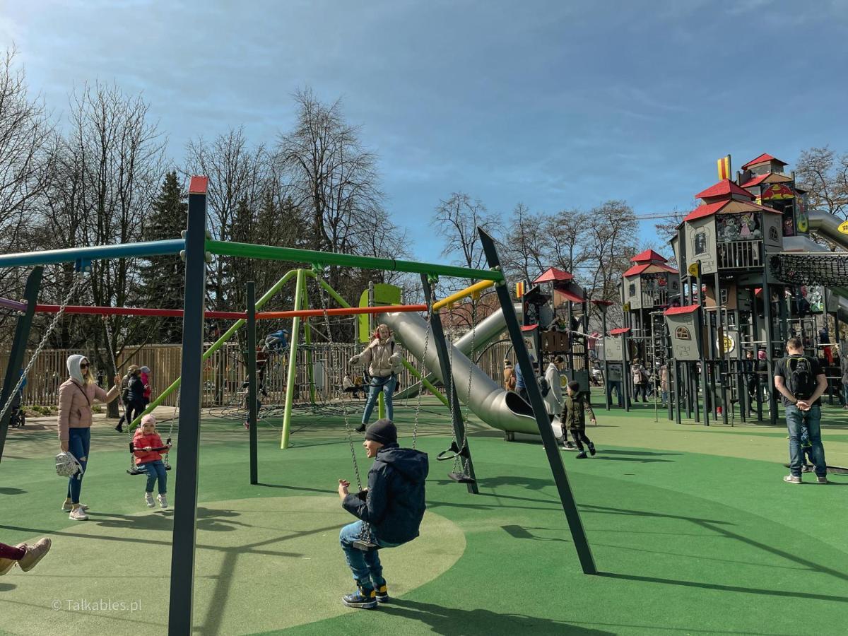 Juna - Nowoczesny Apartament W Centrum Z Widokiem Na Park Pruszków Εξωτερικό φωτογραφία